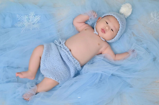 临海三个月宝宝挠耳朵